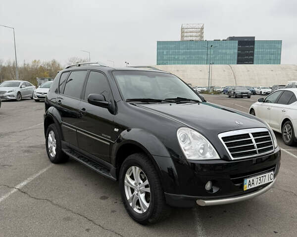 Черный Cанг Йонг Рекстон, объемом двигателя 2.7 л и пробегом 219 тыс. км за 10800 $, фото 4 на Automoto.ua