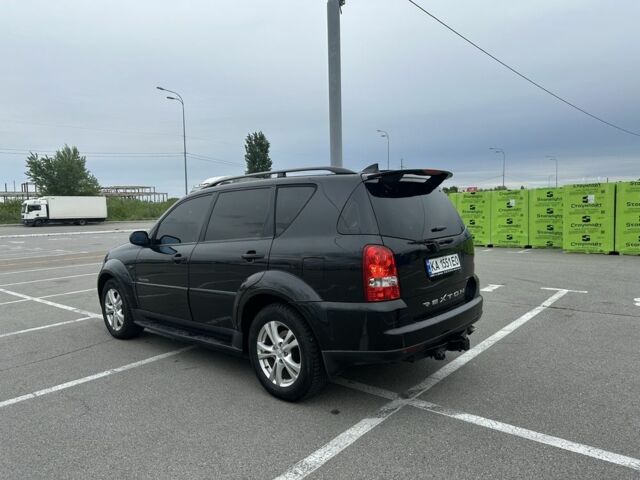 Черный Cанг Йонг Рекстон, объемом двигателя 2.7 л и пробегом 247 тыс. км за 10000 $, фото 5 на Automoto.ua