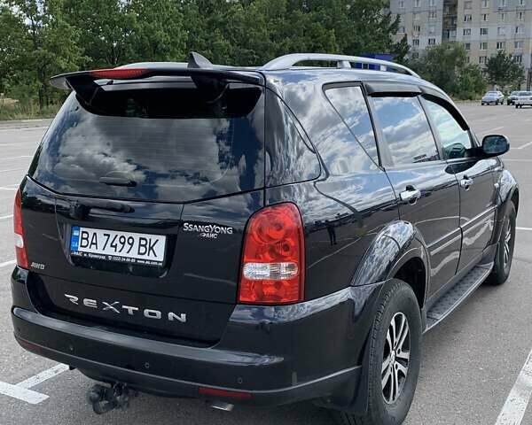 Чорний Cанг Йонг Rexton, об'ємом двигуна 2.7 л та пробігом 200 тис. км за 10500 $, фото 4 на Automoto.ua
