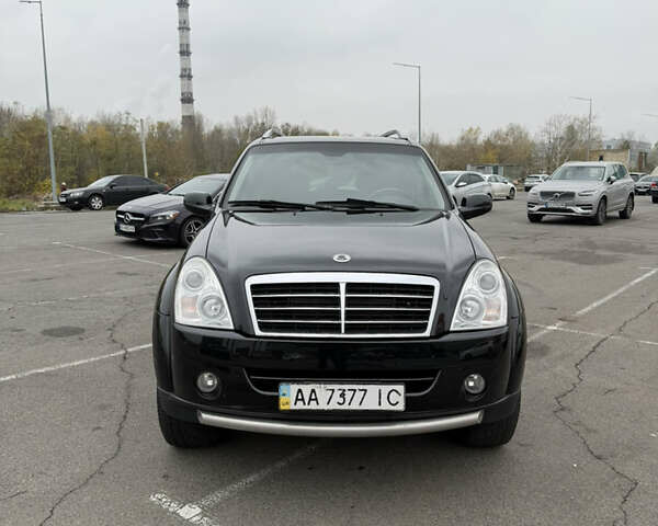 Черный Cанг Йонг Рекстон, объемом двигателя 2.7 л и пробегом 219 тыс. км за 10800 $, фото 3 на Automoto.ua