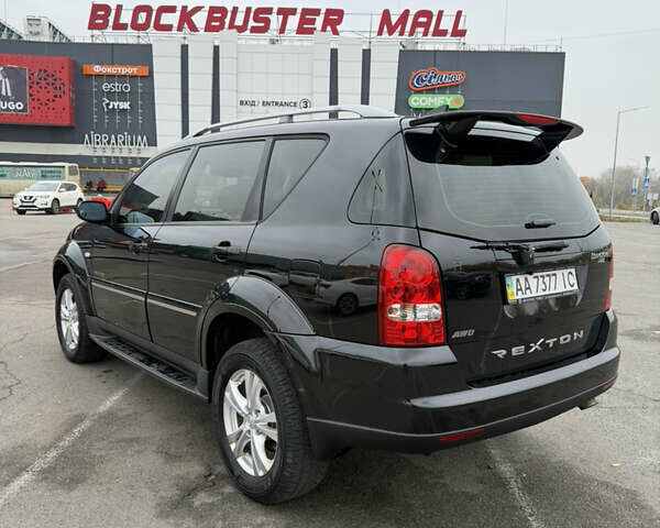 Черный Cанг Йонг Рекстон, объемом двигателя 2.7 л и пробегом 219 тыс. км за 10800 $, фото 8 на Automoto.ua