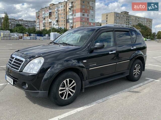 Чорний Cанг Йонг Rexton, об'ємом двигуна 2.7 л та пробігом 200 тис. км за 10500 $, фото 3 на Automoto.ua