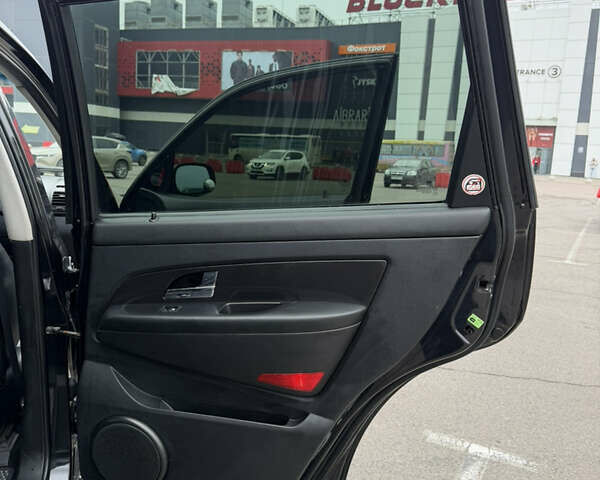 Черный Cанг Йонг Рекстон, объемом двигателя 2.7 л и пробегом 219 тыс. км за 10800 $, фото 13 на Automoto.ua