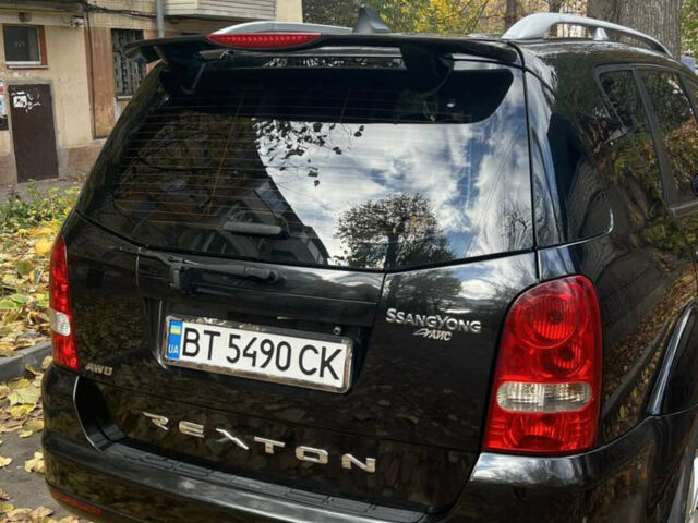 Чорний Cанг Йонг Rexton, об'ємом двигуна 2.7 л та пробігом 220 тис. км за 11000 $, фото 5 на Automoto.ua