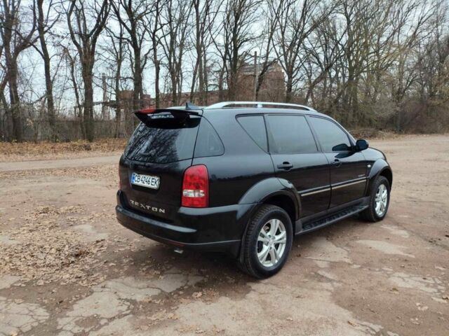 Черный Cанг Йонг Рекстон, объемом двигателя 2.7 л и пробегом 250 тыс. км за 9000 $, фото 1 на Automoto.ua