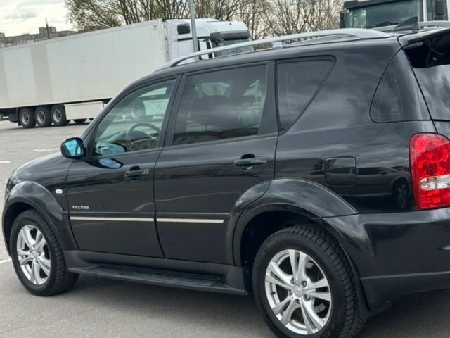 Чорний Cанг Йонг Rexton, об'ємом двигуна 2.7 л та пробігом 158 тис. км за 9500 $, фото 12 на Automoto.ua