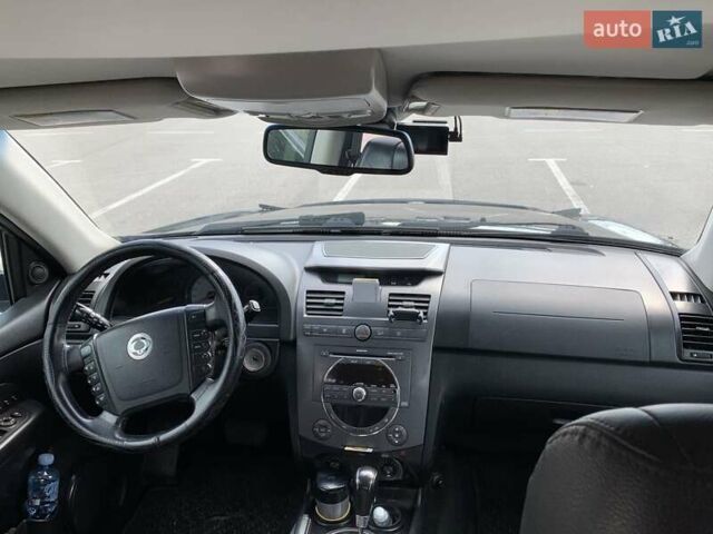 Чорний Cанг Йонг Rexton, об'ємом двигуна 2.7 л та пробігом 200 тис. км за 10500 $, фото 8 на Automoto.ua