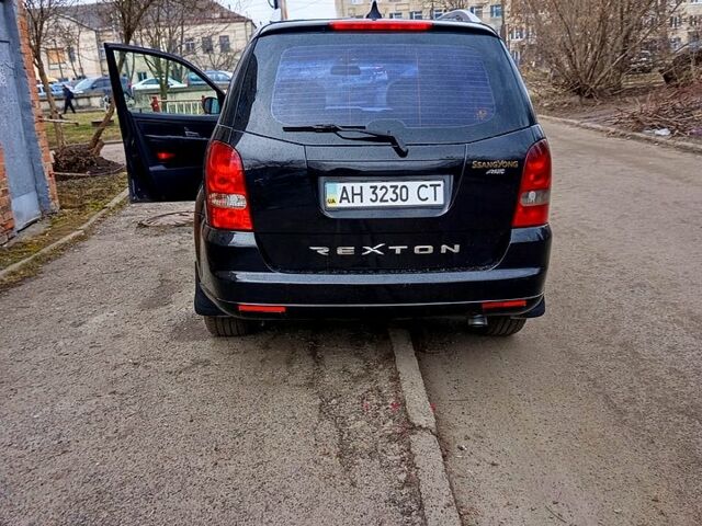 Черный Cанг Йонг Рекстон, объемом двигателя 2.7 л и пробегом 186 тыс. км за 7999 $, фото 4 на Automoto.ua