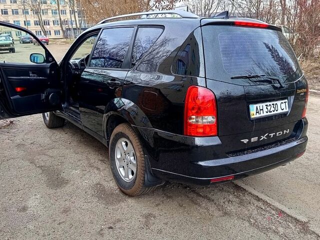 Черный Cанг Йонг Рекстон, объемом двигателя 2.7 л и пробегом 186 тыс. км за 7999 $, фото 5 на Automoto.ua
