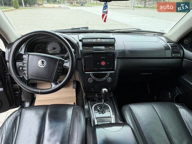 Чорний Cанг Йонг Rexton, об'ємом двигуна 2.7 л та пробігом 228 тис. км за 8200 $, фото 11 на Automoto.ua