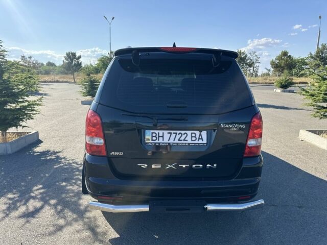 Чорний Cанг Йонг Rexton, об'ємом двигуна 2.7 л та пробігом 221 тис. км за 10800 $, фото 1 на Automoto.ua