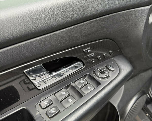 Черный Cанг Йонг Рекстон, объемом двигателя 2.7 л и пробегом 219 тыс. км за 10800 $, фото 21 на Automoto.ua