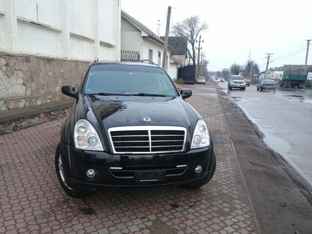 Черный Cанг Йонг Рекстон, объемом двигателя 0 л и пробегом 200 тыс. км за 5800 $, фото 5 на Automoto.ua