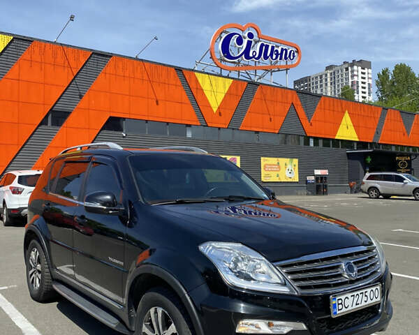 Черный Cанг Йонг Рекстон, объемом двигателя 2 л и пробегом 276 тыс. км за 9750 $, фото 4 на Automoto.ua