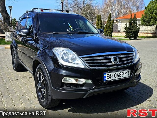 Чорний Cанг Йонг Rexton, об'ємом двигуна 2.7 л та пробігом 210 тис. км за 11000 $, фото 2 на Automoto.ua