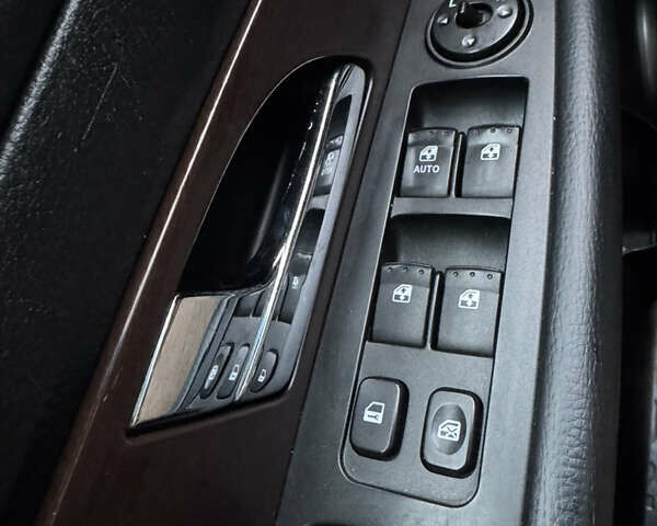 Чорний Cанг Йонг Rexton, об'ємом двигуна 2.7 л та пробігом 82 тис. км за 10900 $, фото 9 на Automoto.ua