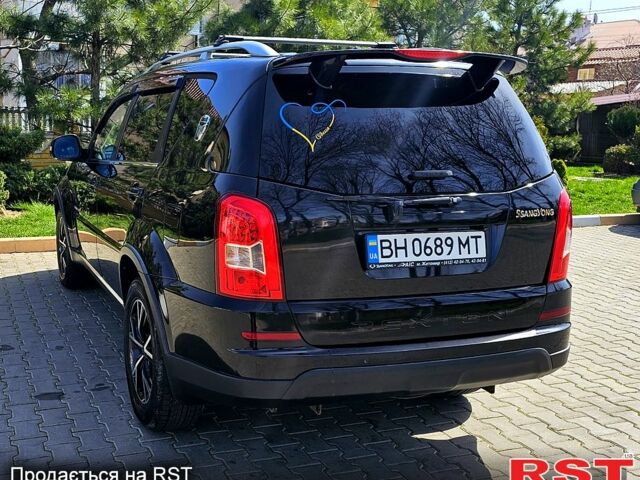 Чорний Cанг Йонг Rexton, об'ємом двигуна 2.7 л та пробігом 210 тис. км за 11000 $, фото 4 на Automoto.ua