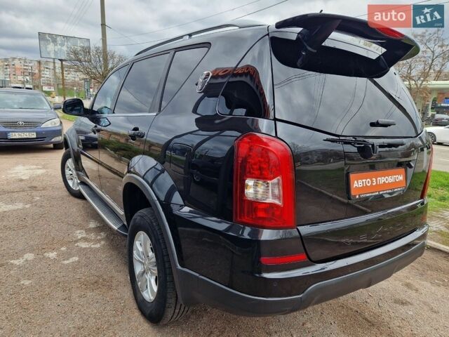 Чорний Cанг Йонг Rexton, об'ємом двигуна 2.7 л та пробігом 201 тис. км за 9500 $, фото 4 на Automoto.ua