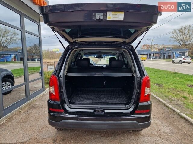 Чорний Cанг Йонг Rexton, об'ємом двигуна 2.7 л та пробігом 201 тис. км за 9500 $, фото 5 на Automoto.ua