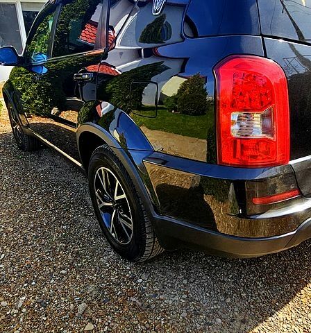Чорний Cанг Йонг Rexton, об'ємом двигуна 2.7 л та пробігом 210 тис. км за 11000 $, фото 7 на Automoto.ua