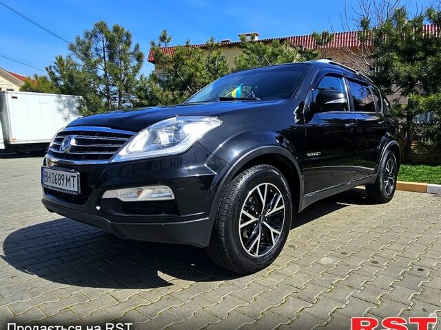 Чорний Cанг Йонг Rexton, об'ємом двигуна 2.7 л та пробігом 210 тис. км за 11000 $, фото 6 на Automoto.ua