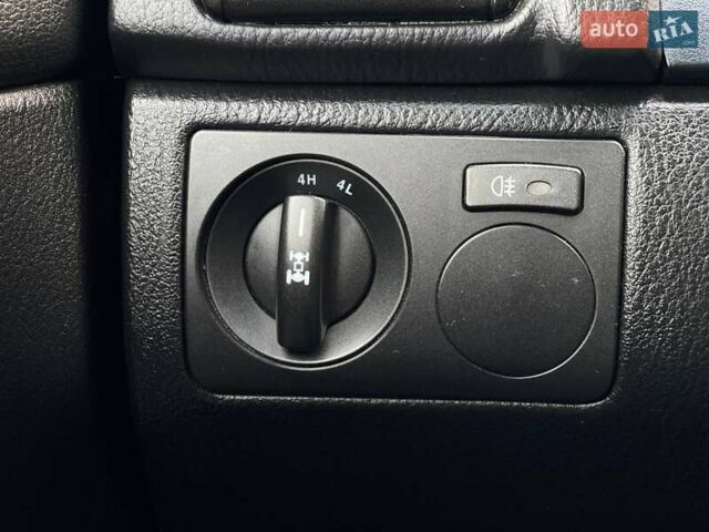 Черный Cанг Йонг Рекстон, объемом двигателя 2.7 л и пробегом 201 тыс. км за 10900 $, фото 21 на Automoto.ua