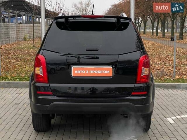 Черный Cанг Йонг Рекстон, объемом двигателя 2.7 л и пробегом 201 тыс. км за 10900 $, фото 6 на Automoto.ua