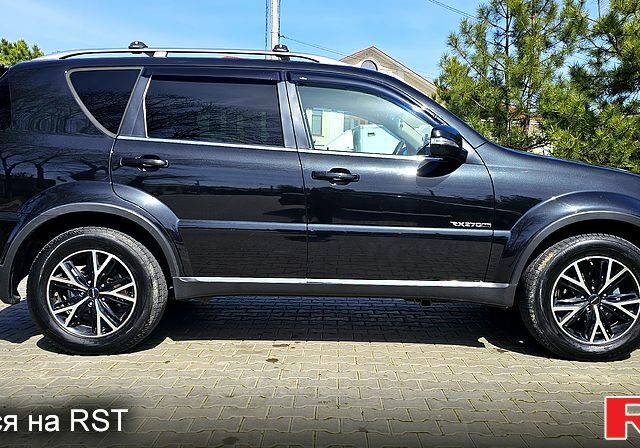Чорний Cанг Йонг Rexton, об'ємом двигуна 2.7 л та пробігом 210 тис. км за 11000 $, фото 3 на Automoto.ua