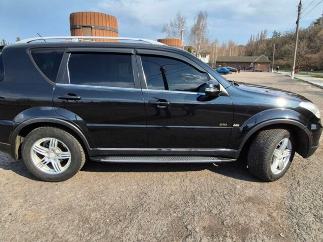Чорний Cанг Йонг Rexton, об'ємом двигуна 2.7 л та пробігом 260 тис. км за 10700 $, фото 2 на Automoto.ua