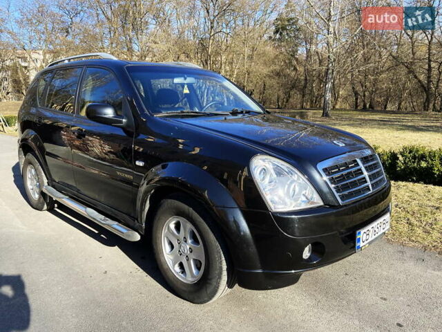 Черный Cанг Йонг Рекстон, объемом двигателя 2.7 л и пробегом 176 тыс. км за 8500 $, фото 2 на Automoto.ua