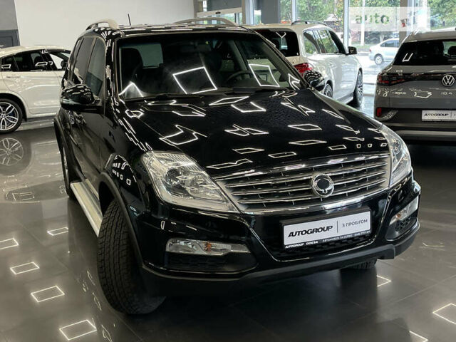 Чорний Cанг Йонг Rexton, об'ємом двигуна 2 л та пробігом 180 тис. км за 12700 $, фото 5 на Automoto.ua