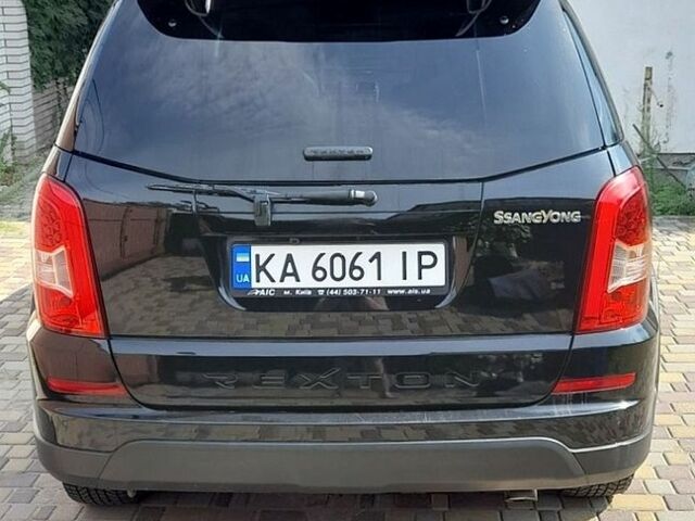 Чорний Cанг Йонг Rexton, об'ємом двигуна 2.7 л та пробігом 82 тис. км за 16000 $, фото 2 на Automoto.ua