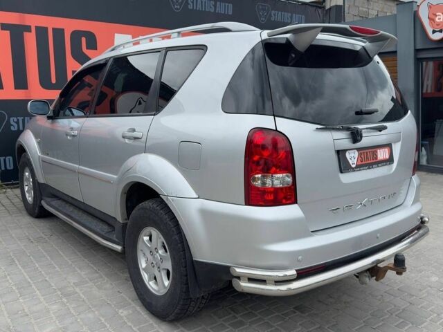 Чорний Cанг Йонг Rexton, об'ємом двигуна 2.7 л та пробігом 71 тис. км за 9500 $, фото 7 на Automoto.ua