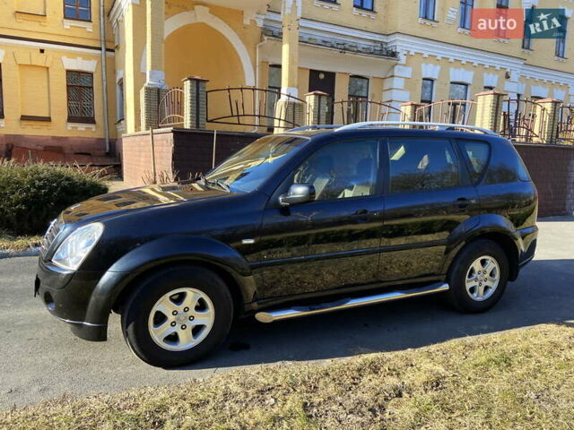 Чорний Cанг Йонг Rexton, об'ємом двигуна 2.7 л та пробігом 176 тис. км за 8900 $, фото 6 на Automoto.ua