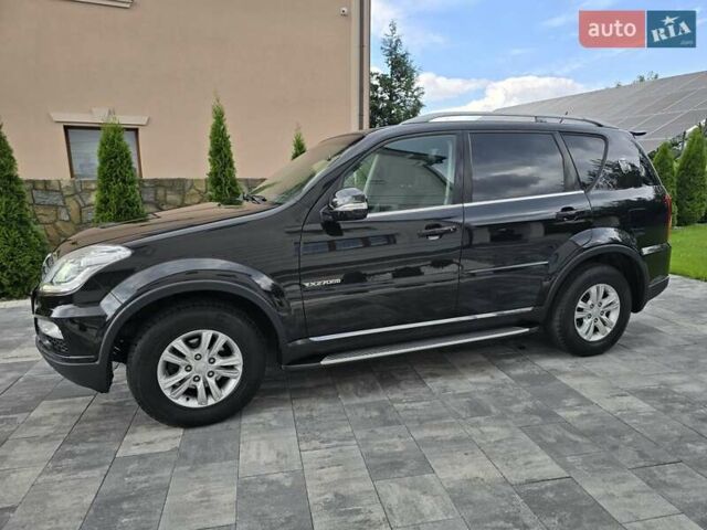 Чорний Cанг Йонг Rexton, об'ємом двигуна 2.7 л та пробігом 160 тис. км за 11500 $, фото 11 на Automoto.ua
