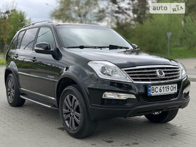 Чорний Cанг Йонг Rexton, об'ємом двигуна 2 л та пробігом 230 тис. км за 14500 $, фото 1 на Automoto.ua