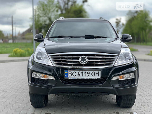 Чорний Cанг Йонг Rexton, об'ємом двигуна 2 л та пробігом 230 тис. км за 14500 $, фото 2 на Automoto.ua