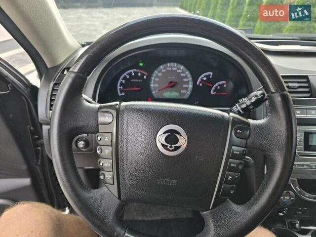 Чорний Cанг Йонг Rexton, об'ємом двигуна 2.7 л та пробігом 160 тис. км за 11500 $, фото 23 на Automoto.ua