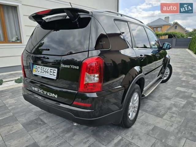Чорний Cанг Йонг Rexton, об'ємом двигуна 2.7 л та пробігом 160 тис. км за 11500 $, фото 73 на Automoto.ua