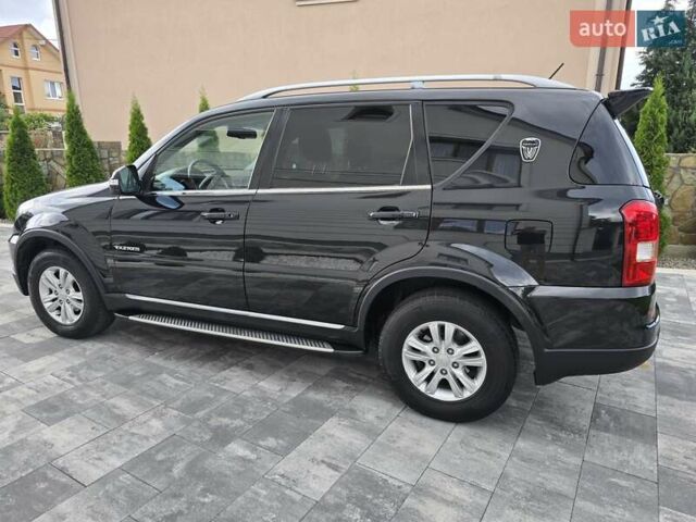 Чорний Cанг Йонг Rexton, об'ємом двигуна 2.7 л та пробігом 160 тис. км за 11500 $, фото 12 на Automoto.ua