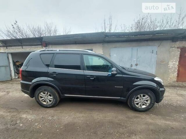 Чорний Cанг Йонг Rexton, об'ємом двигуна 2.7 л та пробігом 131 тис. км за 12100 $, фото 4 на Automoto.ua