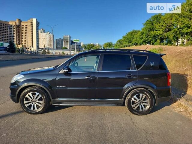 Чорний Cанг Йонг Rexton, об'ємом двигуна 2.7 л та пробігом 118 тис. км за 13000 $, фото 8 на Automoto.ua