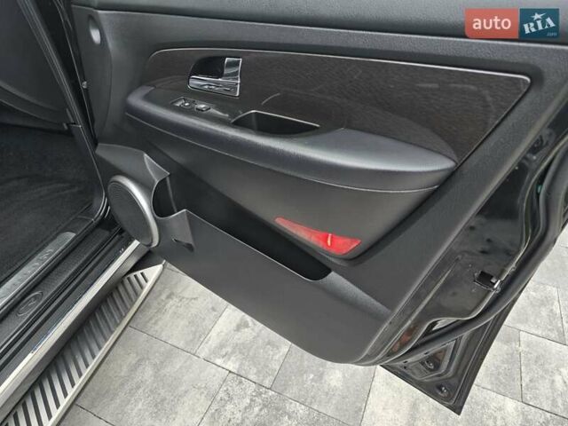 Чорний Cанг Йонг Rexton, об'ємом двигуна 2.7 л та пробігом 160 тис. км за 11500 $, фото 32 на Automoto.ua
