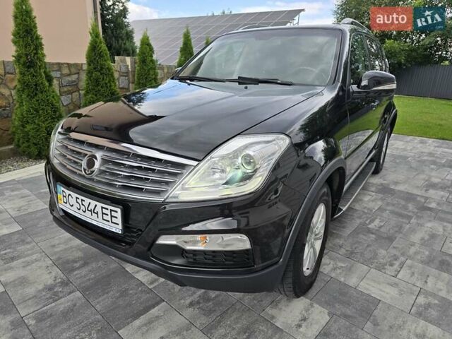 Чорний Cанг Йонг Rexton, об'ємом двигуна 2.7 л та пробігом 160 тис. км за 11500 $, фото 9 на Automoto.ua
