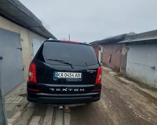 Чорний Cанг Йонг Rexton, об'ємом двигуна 2.7 л та пробігом 131 тис. км за 12100 $, фото 3 на Automoto.ua