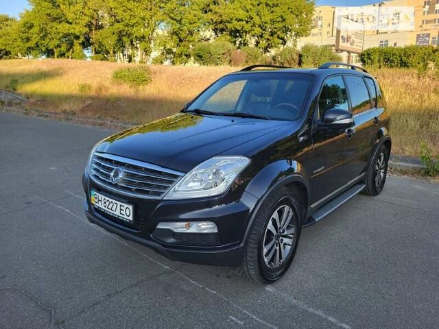 Чорний Cанг Йонг Rexton, об'ємом двигуна 2.7 л та пробігом 118 тис. км за 13000 $, фото 6 на Automoto.ua