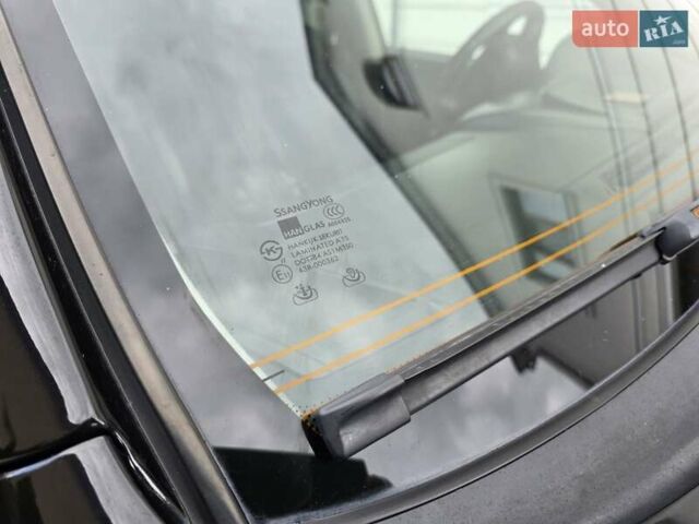 Чорний Cанг Йонг Rexton, об'ємом двигуна 2.7 л та пробігом 160 тис. км за 11500 $, фото 66 на Automoto.ua