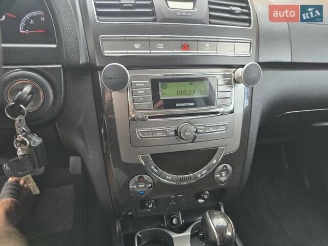 Чорний Cанг Йонг Rexton, об'ємом двигуна 2.7 л та пробігом 160 тис. км за 11500 $, фото 17 на Automoto.ua