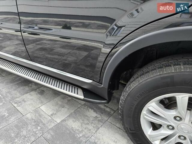 Чорний Cанг Йонг Rexton, об'ємом двигуна 2.7 л та пробігом 160 тис. км за 11500 $, фото 56 на Automoto.ua
