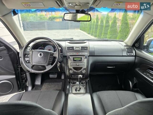 Чорний Cанг Йонг Rexton, об'ємом двигуна 2.7 л та пробігом 160 тис. км за 11500 $, фото 29 на Automoto.ua
